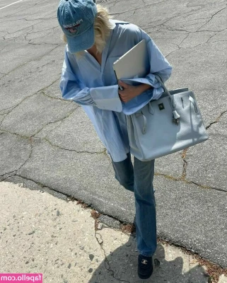 Elsa Hosk [ elsa-hosk ] - This is how i'd greet you at the door.👅