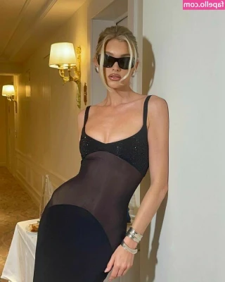 Elsa Hosk [ elsa-hosk ] - I love jerking off my 10 inch long fat girl dick until i bust