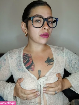 curvy-goddess - Check ur DMs for naughty vids of me to get off to