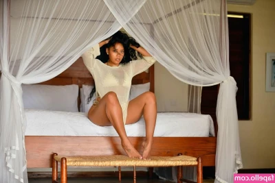 Angela Simmons [ angela-simmons ] - The bed is really cozy 😴