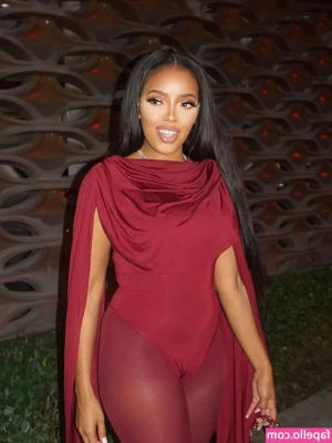 Angela Simmons [ angela-simmons ] - Hmmmmm should I send out this GLASSES POV fuck clip? What do you