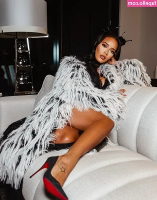Angela Simmons [ angela-simmons ] - swipe for a peekaboo ;)
