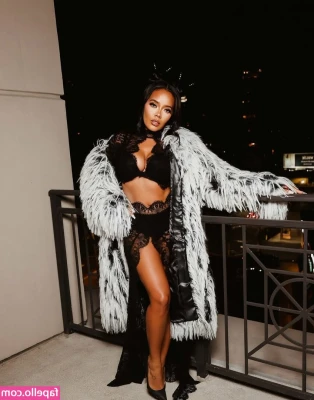 Angela Simmons [ angela-simmons ] - Y'all can caption this one, my brain doesn't work! xD