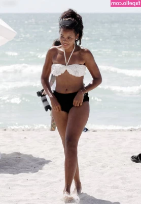 Angela Simmons [ angela-simmons ] - Friday night vibes
