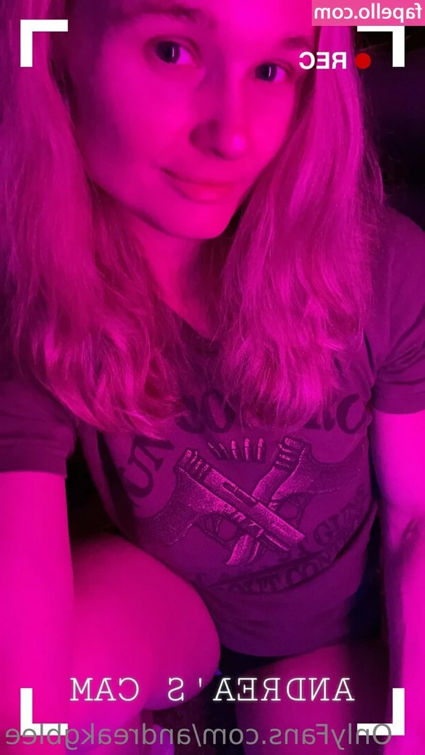 andreakgblee - Shower time    Fun facts  I had to cut out the start of vid cause my