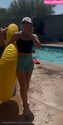andreakgblee - Enjoy some random bobbie video I found on my phone