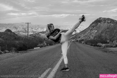 andreakgblee - who wants a chance to worship  amp  massage my feet first