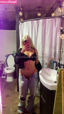 urfavprincess - When my boyfriend  treylongzxxx is home for Christmas  i give him a