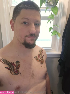 toolbeltsanddadbods - Free tit pic for whoever can guess my favorite  extra pic if you can