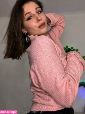 milanaspark - My cute little feet are playing in the forest