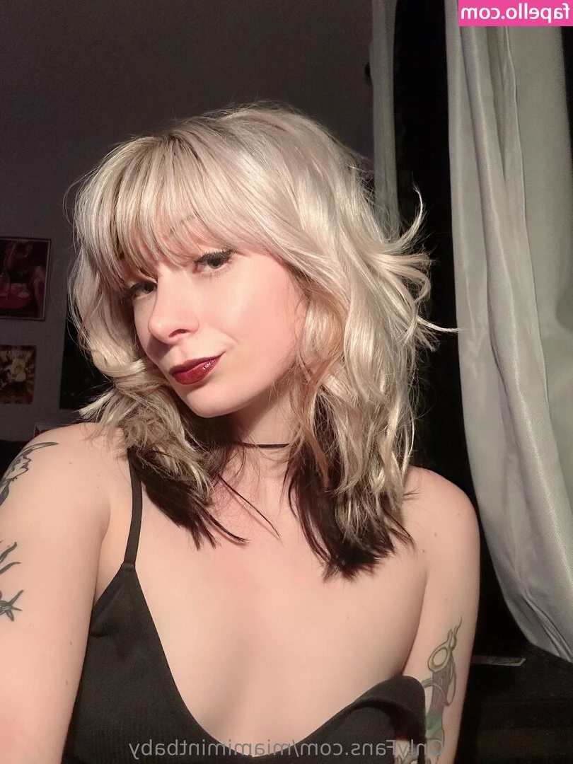 miamimintbaby - Smile. It's the second best thing you can do with your lips