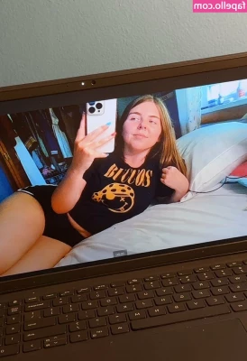 selenaax_ [ selenaax ] - Na  sieht meine Muschi nicht lecker aus