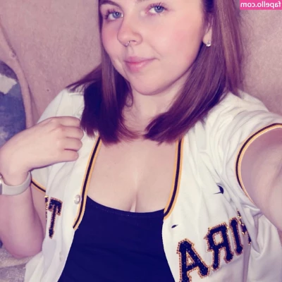selenaax_ [ selenaax ] - Do you want to marry me  love