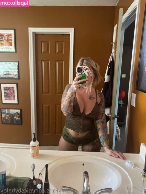 picsbyhaley - I m a really naughty girl and I m craving to show my hot body   Cum