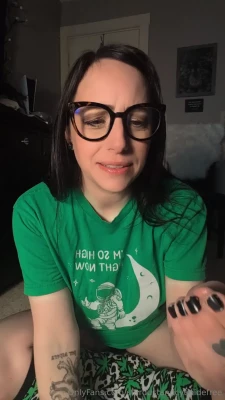 stardustandcyanidefree - Lets make things more personal... dm me about my custom videos 💋