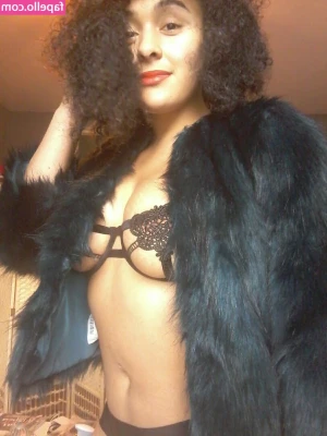modernbritishrose - Yes! I do one on one cam sessions😘