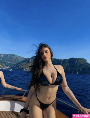 Soraya Avagliano [ soraya-avagliano ] - Do you like this body   lmk