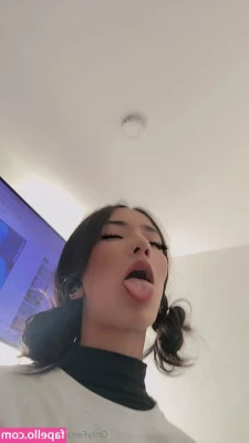 22daniela - Do you love my belly