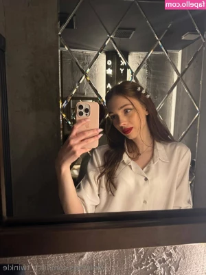 lucy_twinkle [ lucy-twinkle ] - Tits out in the doctors office. 🤤🥴