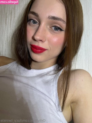 lucy_twinkle [ lucy-twinkle ] - Una un poco más atrevida   Coméntenme si quieres más fotos así