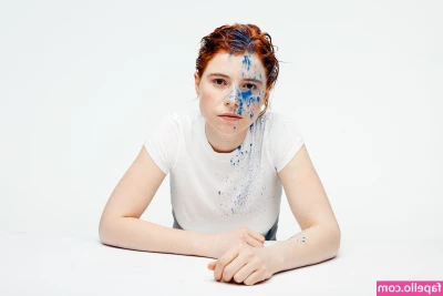 Jessie Buckley [ jessie-buckley ] - Do you love me in red?