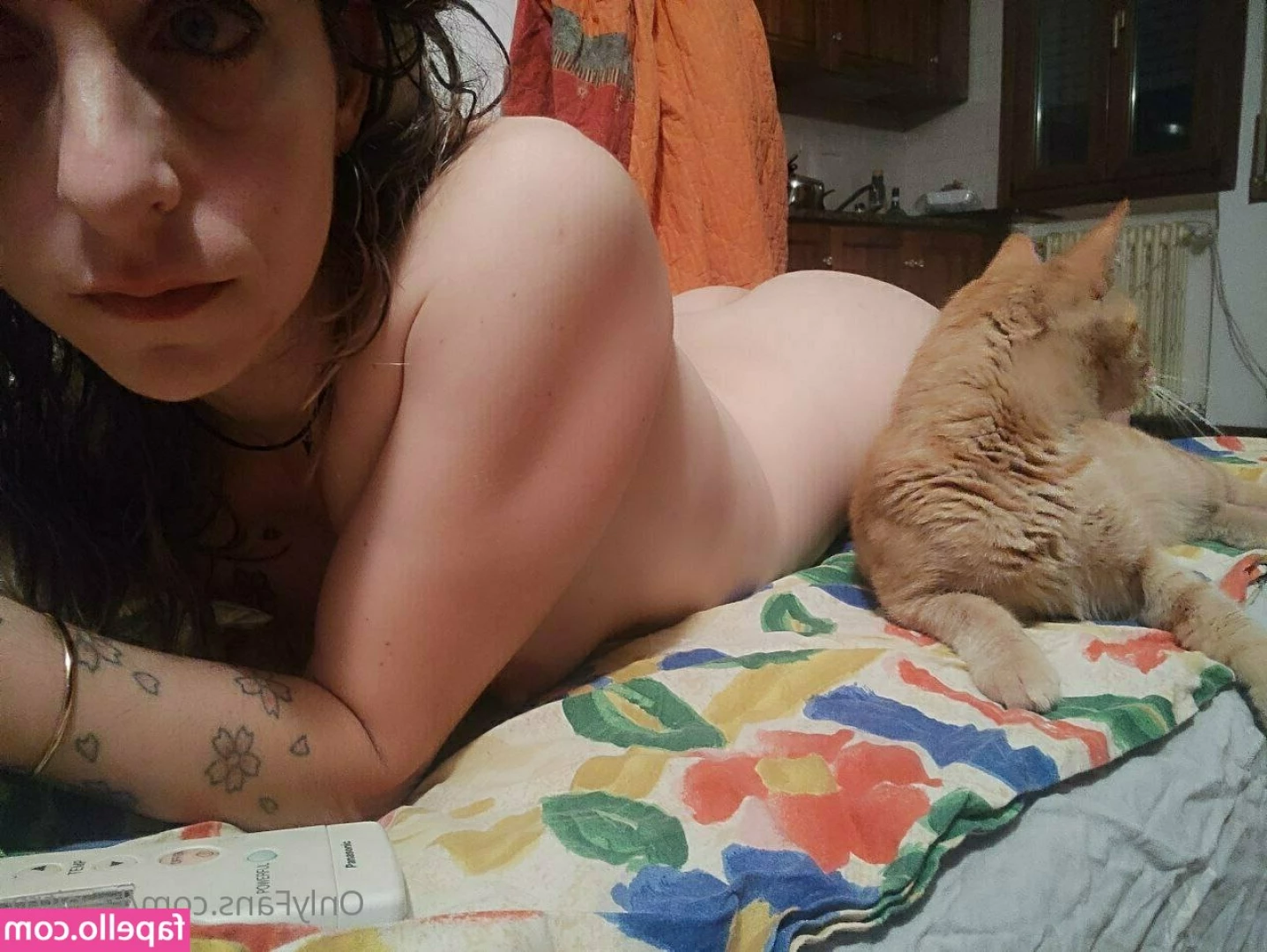 ivyvaleryvalentine - I love to play and be naughty with toys and not only soft ones. I