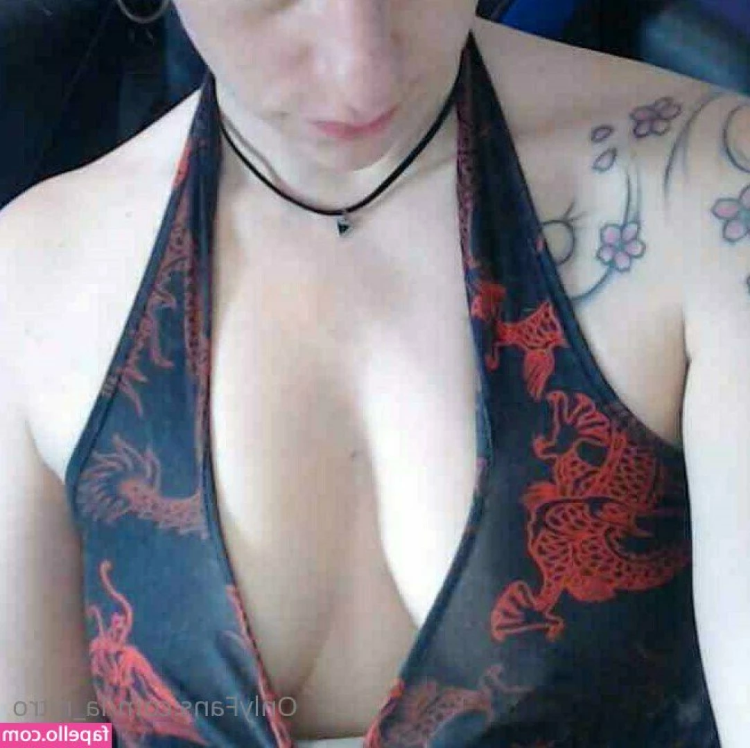 ivyvaleryvalentine - Ayer me dieron tan rico  que hasta vi la luz