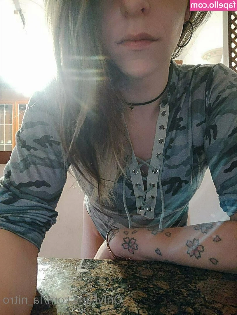 ivyvaleryvalentine - Who’s feeling horny today