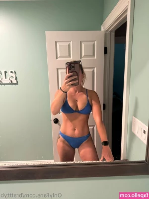 bratttyb - Omg hmu now cause im bored