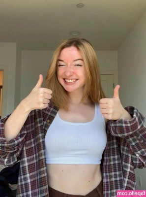 Stacey Ryan [ stacey-ryan ] - I drool all over my tits and give my new toy a play 👀🩷