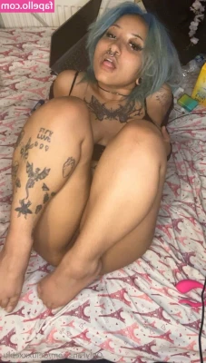 deluxxxeblu - Overalls are so cute and easy titty access😇