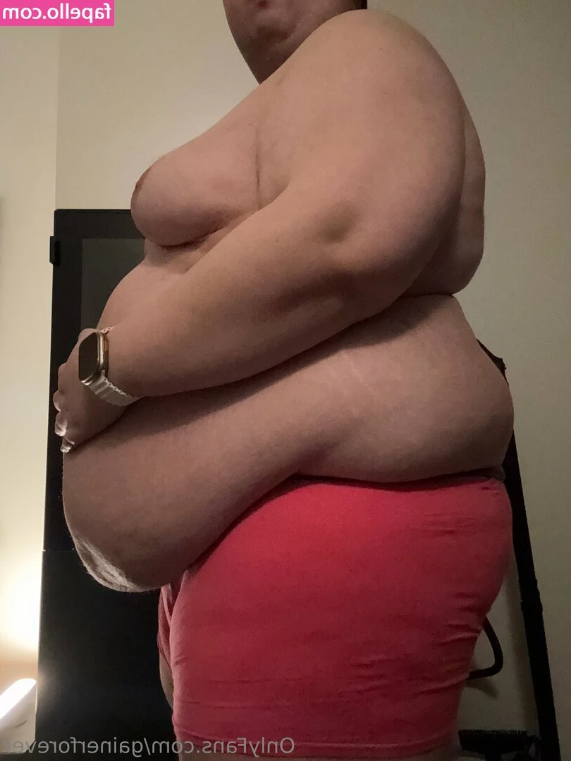 gainerforever - Come see just how naughty Lola gets on my VIP page 🐰🥕🥵