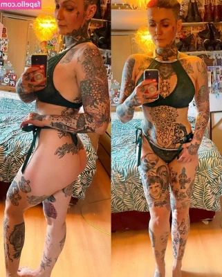 Hettiecakes - Who doesn t love hard nipples