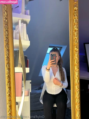 lunaasecrets - This pussy needs to be filled