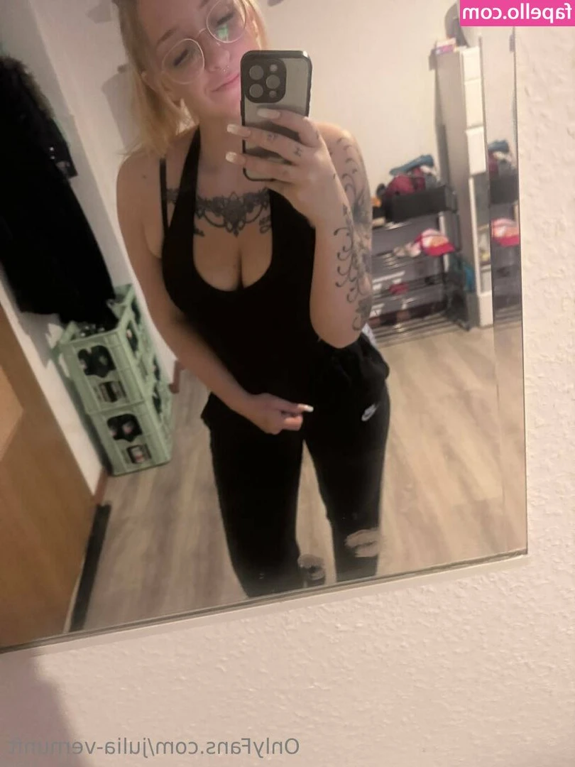 julia-vernunft - eat me like candy