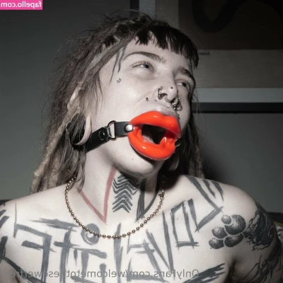 welcometothesewerfree - So need a cock in my mouth😜