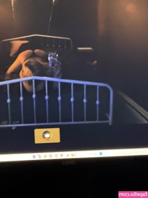 milfmoder - THIS SUNDAY I'M LOOKING FOR A PLACE TO SIT