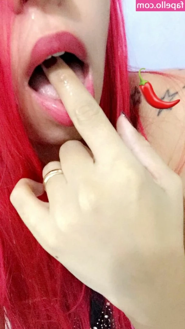 Pimentinha Hot [ pimentinha-hot ] - Do you like my lil clitty all free or do you prefer it locked up