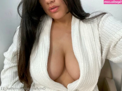 romyfeet_11 [ romyfeet-11 ] - Notice anything different?