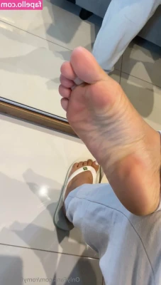 romyfeet_11 [ romyfeet-11 ] - In a silly mood 😝