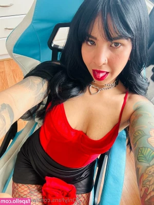 wendybunny - which angle is better