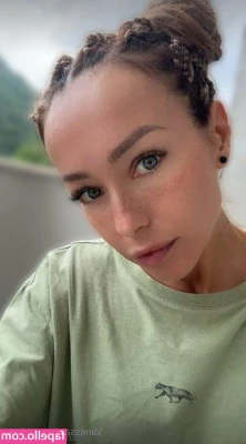 femdomvane - Happy hump day 💋