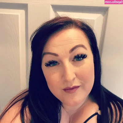 curvycariad - Could someone lend me a hand with all this lard?