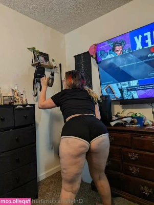 HarleyThicc - Crawl and beg 🙇‍♂️