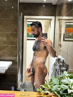alirushx - This asshole is a bit hungry, fill it up for me? 😳