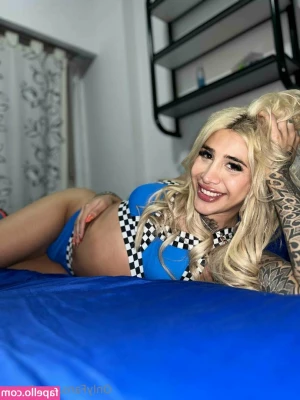 bri.ts [ bri-ts ] - ALICEISLESBIAN   Hottest Lesbi4n    Follow me and receive lesb 4n