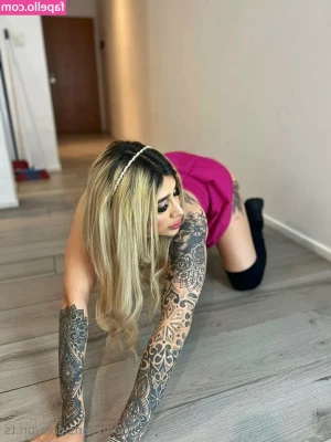 bri.ts [ bri-ts ] - TWO GIRLS ARE BETTER THAN ONE 🔥😈 WOULD YOU JOIN US IN A