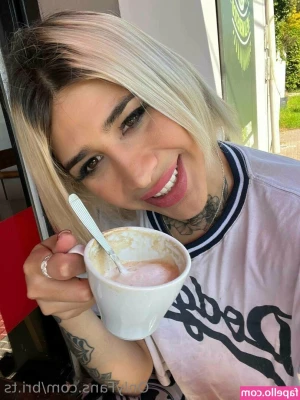 bri.ts [ bri-ts ] - We all love a good bj video  lt 3  jfillyou