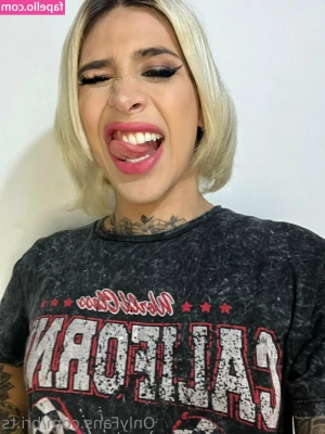 bri.ts [ bri-ts ] - Casting couch
