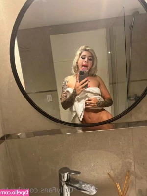 bri.ts [ bri-ts ] - This cutie    dolly_emma   dirty thoughts will blow your mind and